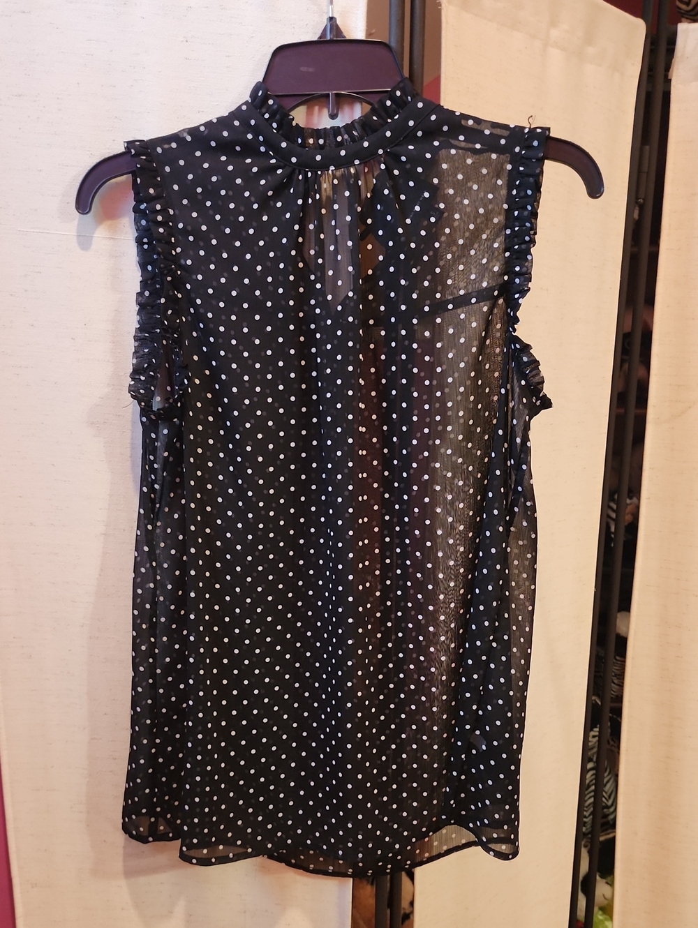 Who What Wear Black and White Polka Dot Ruffle-Neck Top